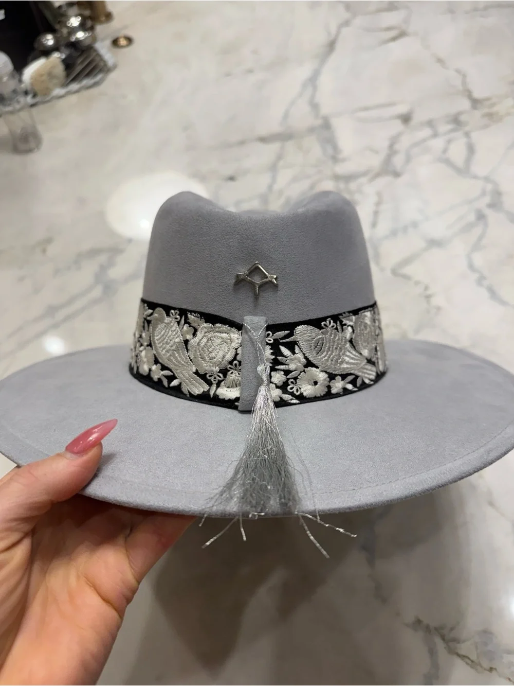 Palo de Yucca light Gray Wide-Brim Fedora with Embroidered Black Band